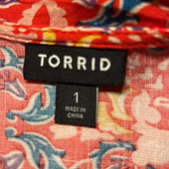 ❤️TORRID • Lenny Bell Sleeve Tie-Front Top - Picture 3 of 12